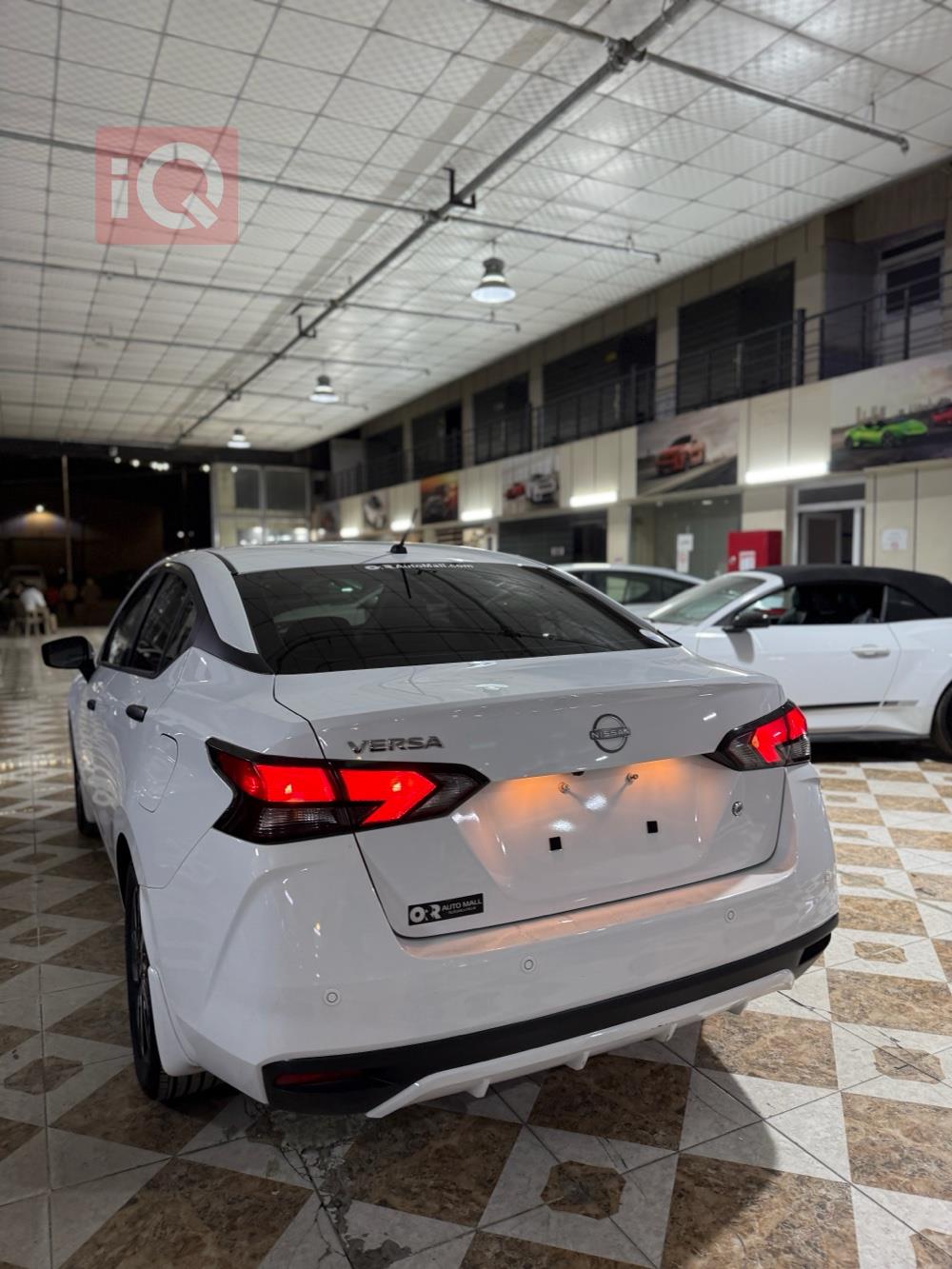 نيسان فيرسا